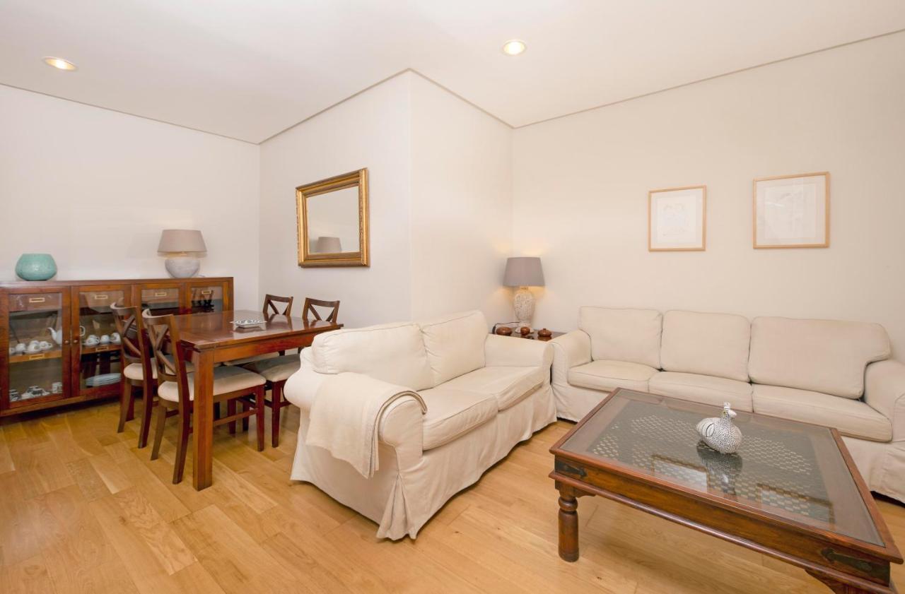 Holidays2Malaga Correo Viejo Next Cathedral Malaga With French Balconies Ngoại thất bức ảnh
